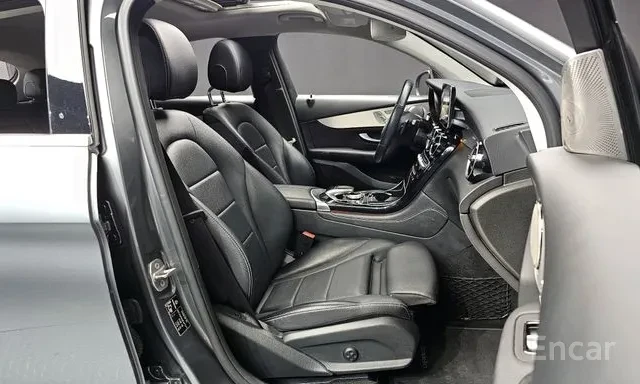 Mercedes-Benz GLC 220 COUPE / AMG / 4MATIC / ШИБИДАХ / 360 / BURM ЛИЗИНГ, снимка 10 - Автомобили и джипове - 54900157