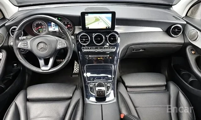 Mercedes-Benz GLC 220 COUPE / AMG / 4MATIC / ШИБИДАХ / 360 / BURM ЛИЗИНГ, снимка 7 - Автомобили и джипове - 54900157