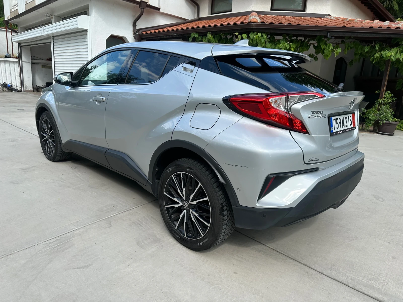 Toyota C-HR 1.2i* АВТОМАТИК* Кожа* 4x4* FULL*  - изображение 2