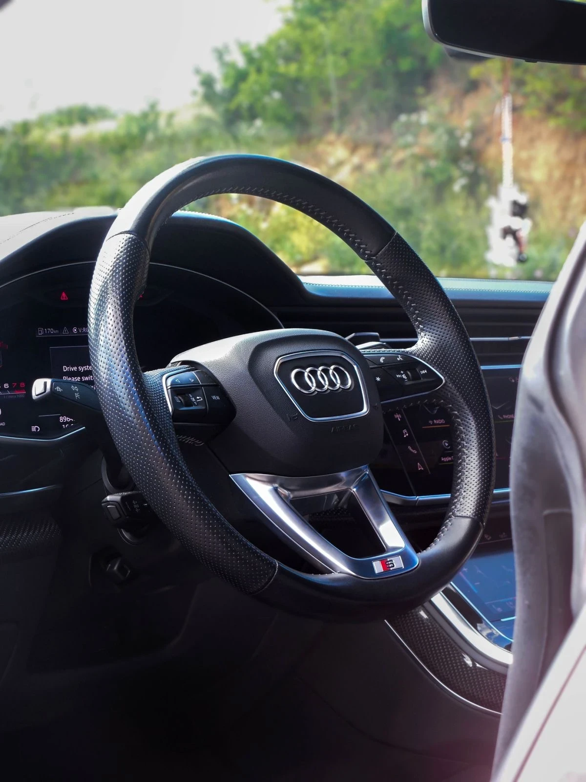 Audi SQ8  - изображение 6