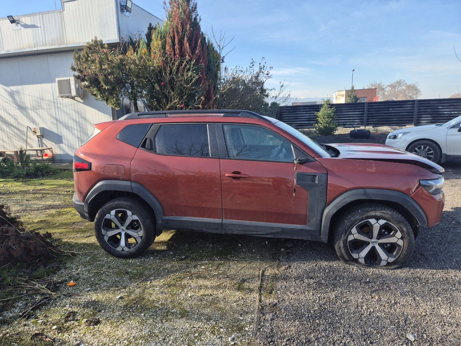 Dacia Duster 1.2, 1500km, 4x4 - изображение 4