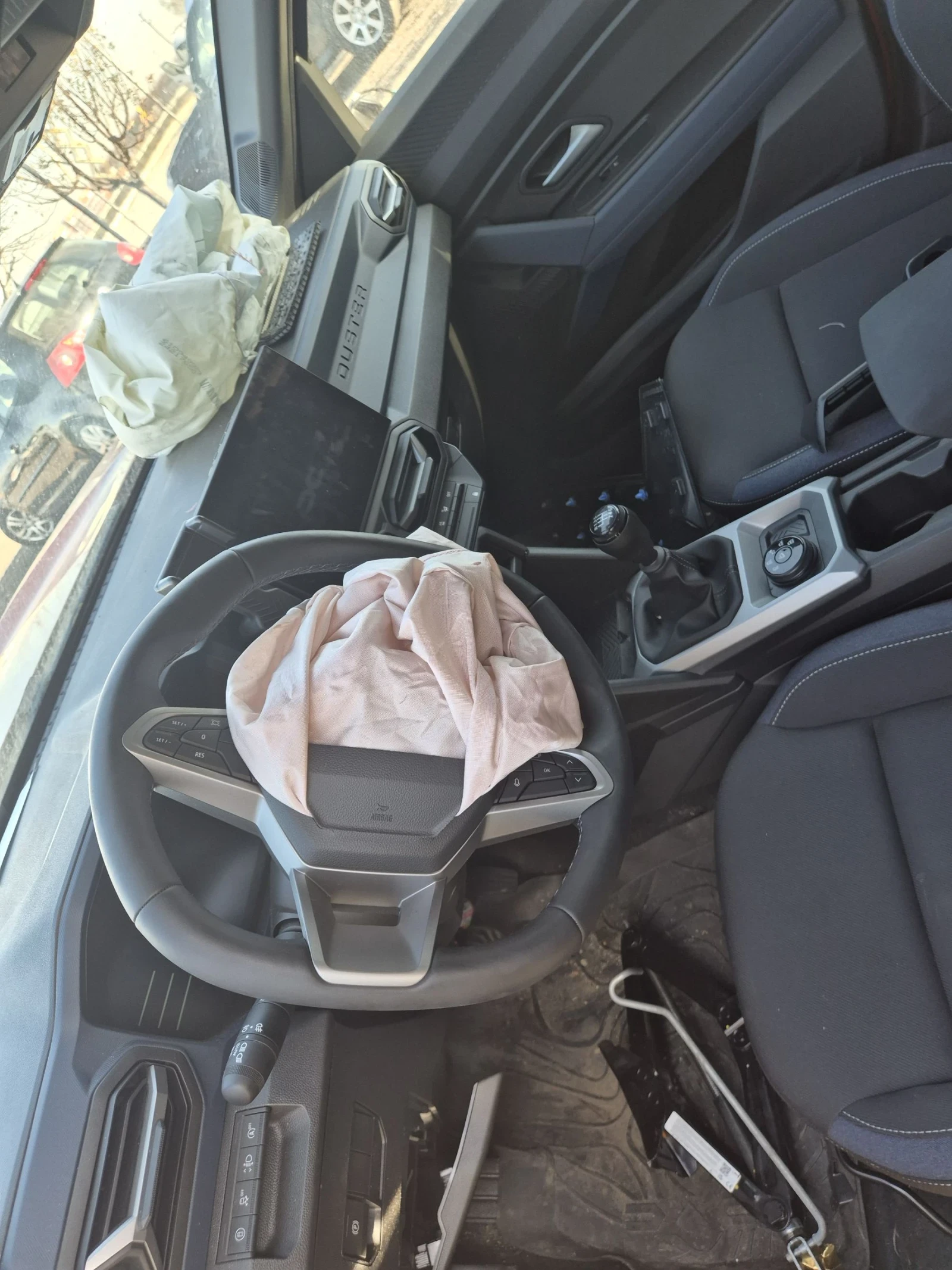 Dacia Duster 1.2, 1500km, 4x4 - изображение 8