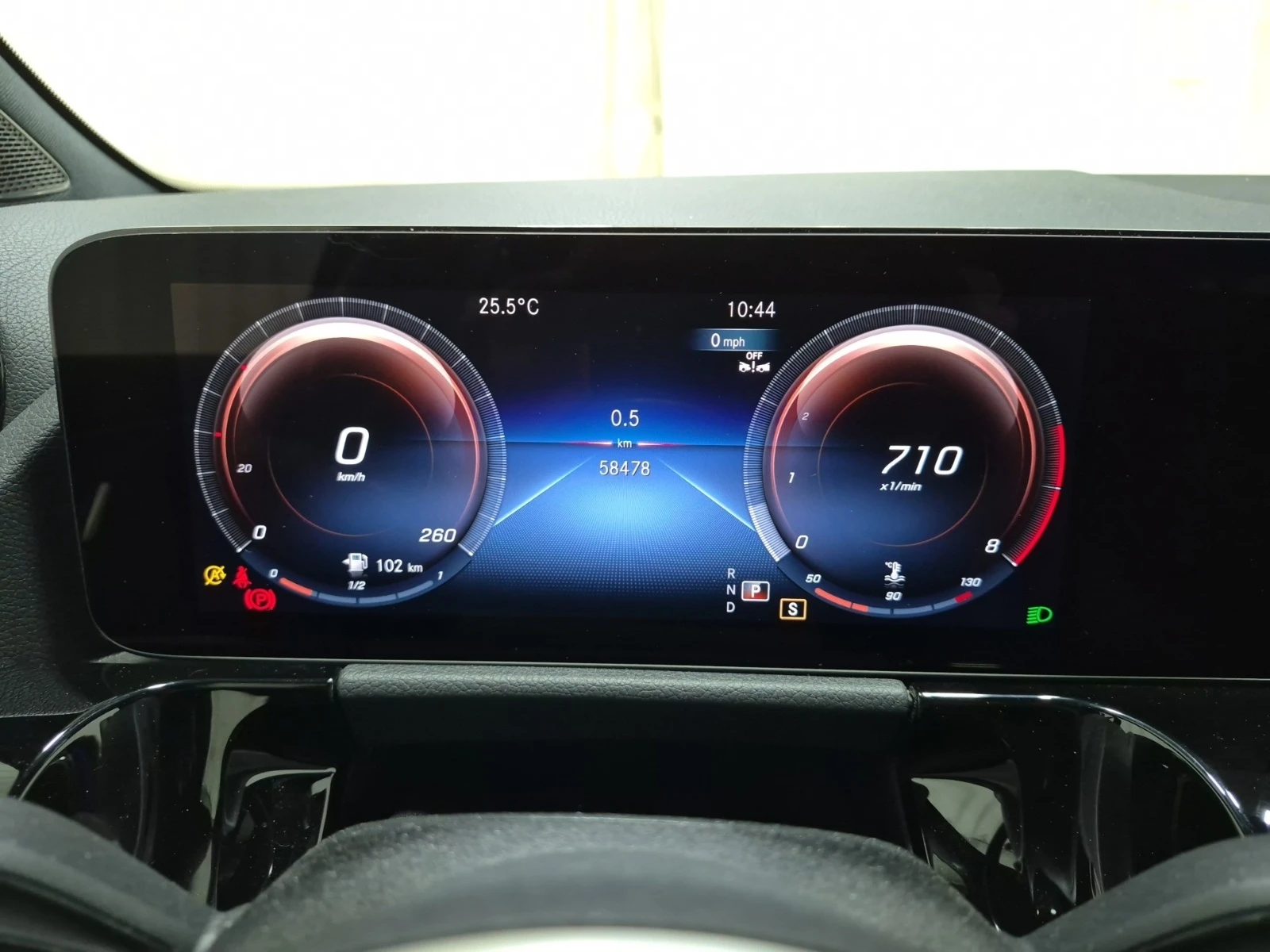 Mercedes-Benz GLA 250 * ПАНОРАМА * КАМЕРА * ПОДГРЕВ * CARFAX * , снимка 9 - Автомобили и джипове - 55305277