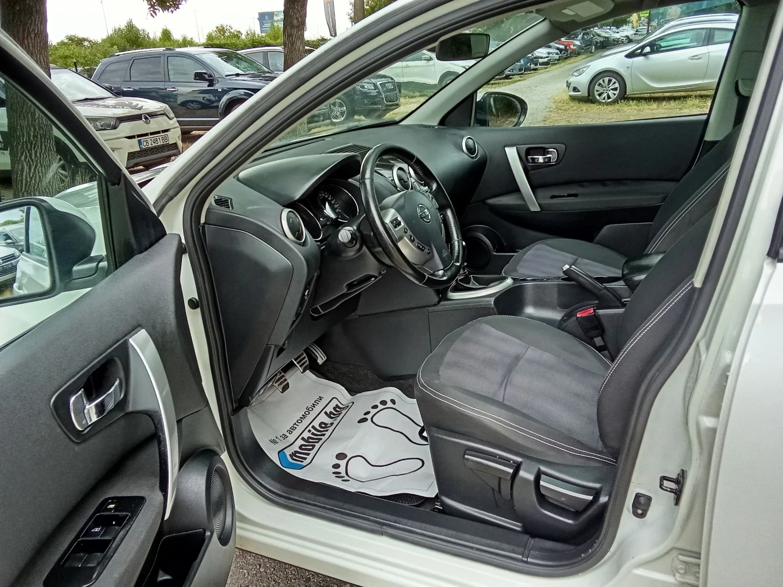 Nissan Qashqai 1.5 dci-PANORAMA, снимка 11 - Автомобили и джипове - 55411704