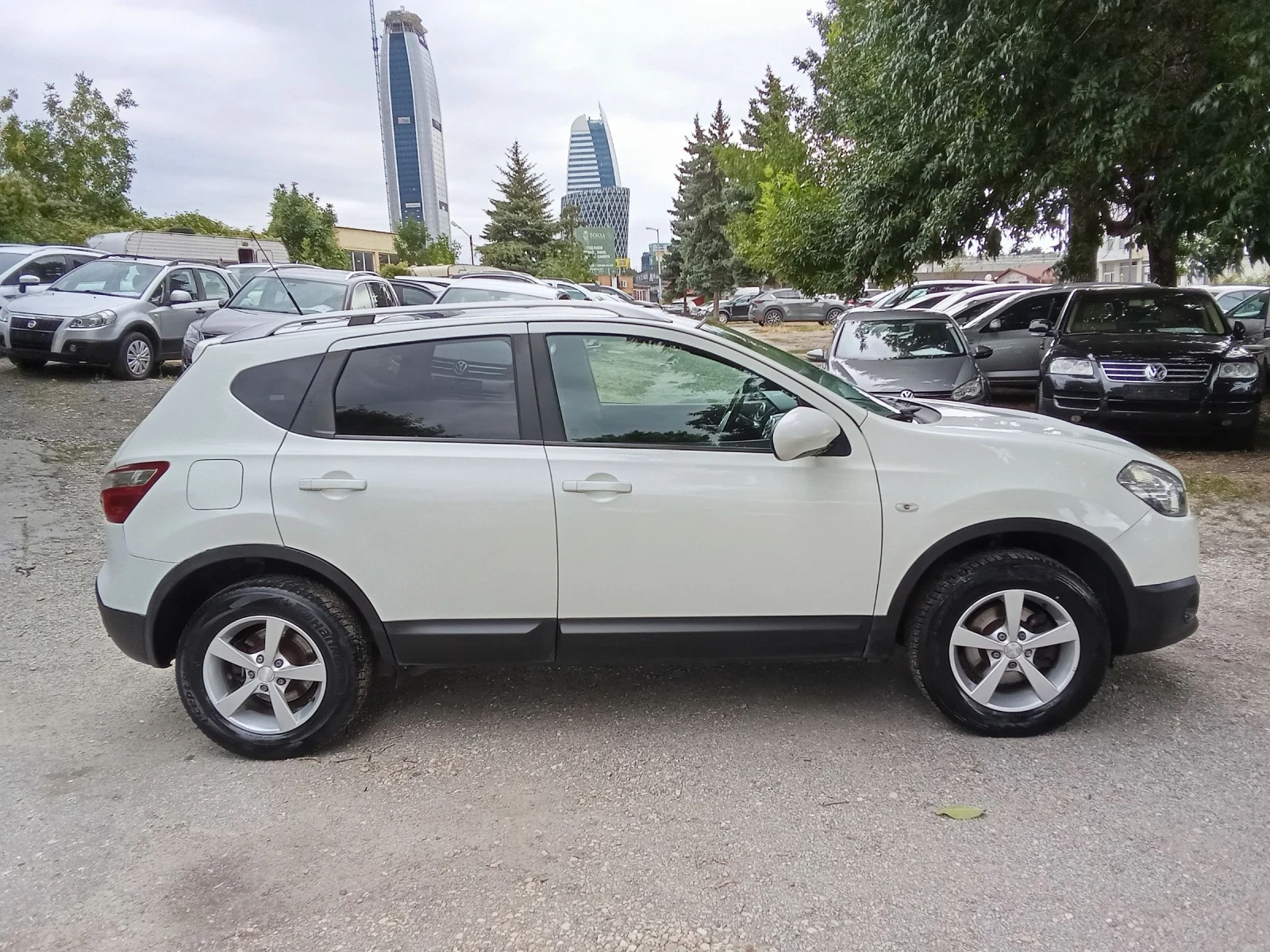 Nissan Qashqai 1.5 dci-PANORAMA, снимка 5 - Автомобили и джипове - 55411704