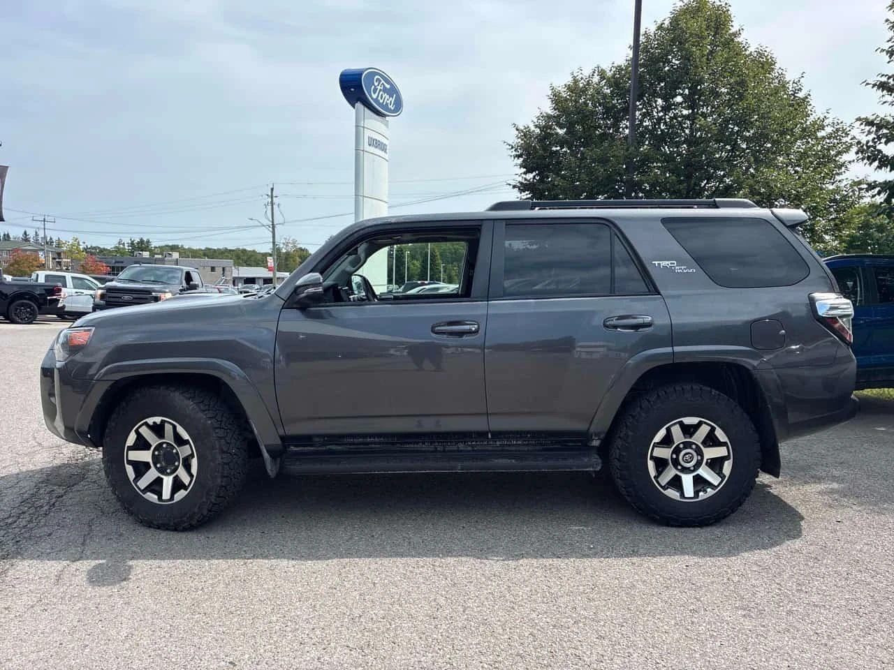 Toyota 4runner * 4WD * CARFAX * ОПЦИЯ ЗА ФИНАНСИРАНЕ, снимка 17 - Автомобили и джипове - 55779299