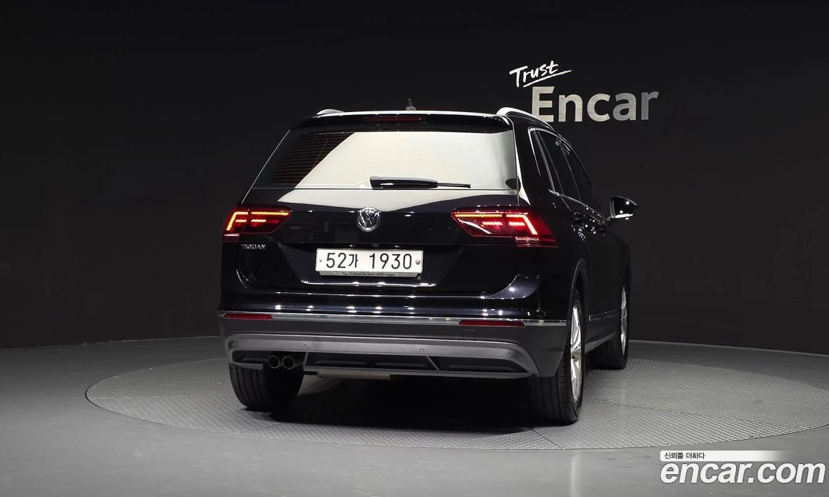 VW Tiguan 2.0 TDI Premium, снимка 4 - Автомобили и джипове - 56122270
