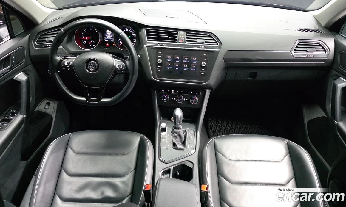 VW Tiguan 2.0 TDI Premium, снимка 10 - Автомобили и джипове - 56122270