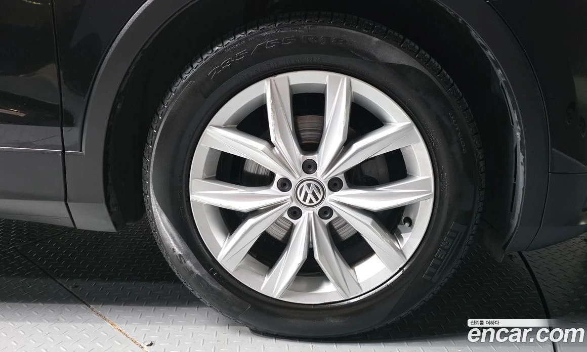 VW Tiguan 2.0 TDI Premium, снимка 5 - Автомобили и джипове - 56122270