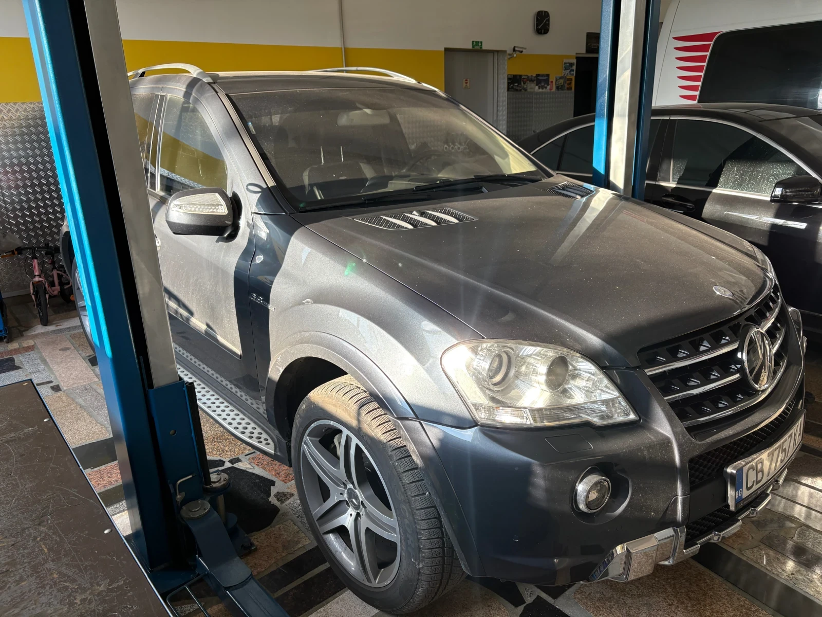 Mercedes-Benz ML 63 AMG, снимка 8 - Автомобили и джипове - 56272729