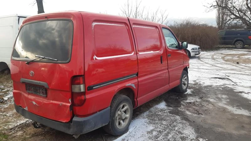 Toyota Hiace 2.5d4d/на части, снимка 3 - Бусове и автобуси - 31434410