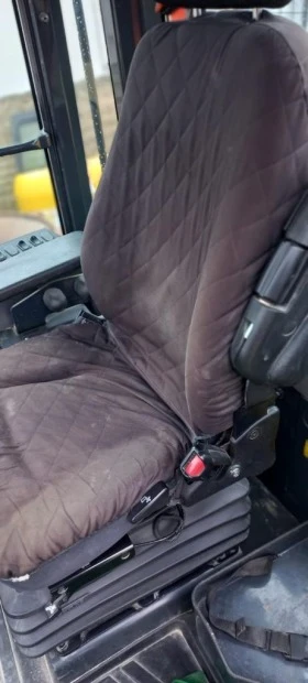 Челен товарач Komatsu WA320-8, снимка 4