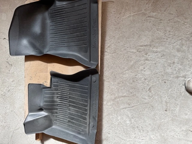 Оригинални стелки за Мерцедс Е-220 W212, снимка 5 - Части - 51403263