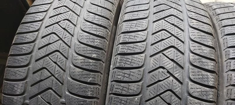 Гуми Зимни 245/45R19, снимка 3 - Гуми и джанти - 32778696