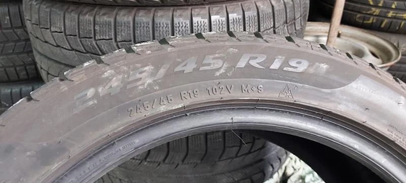 Гуми Зимни 245/45R19, снимка 9 - Гуми и джанти - 32778696