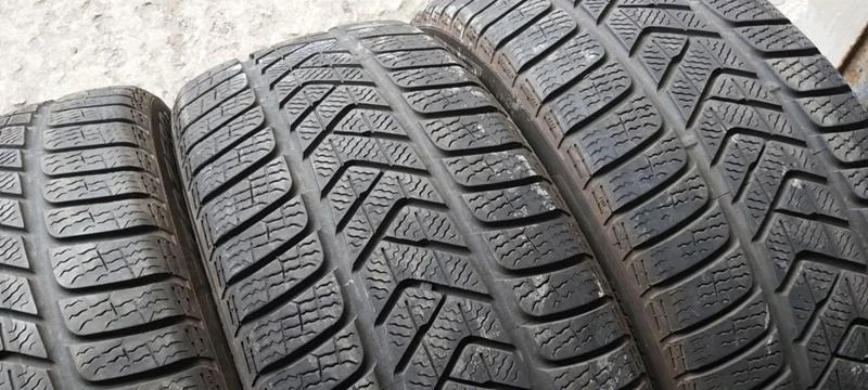 Гуми Зимни 245/45R19, снимка 4 - Гуми и джанти - 32778696