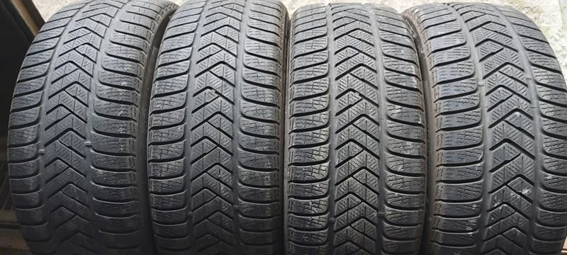 Гуми Зимни 245/45R19, снимка 1 - Гуми и джанти - 32778696