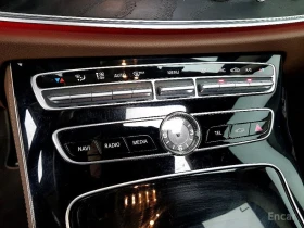 Mercedes-Benz E 300 4MATIC FACE AMG PACK* HEAD-UP* 360 CAM* ОБДУХВАНЕ* | Auto.bg — изображение 9