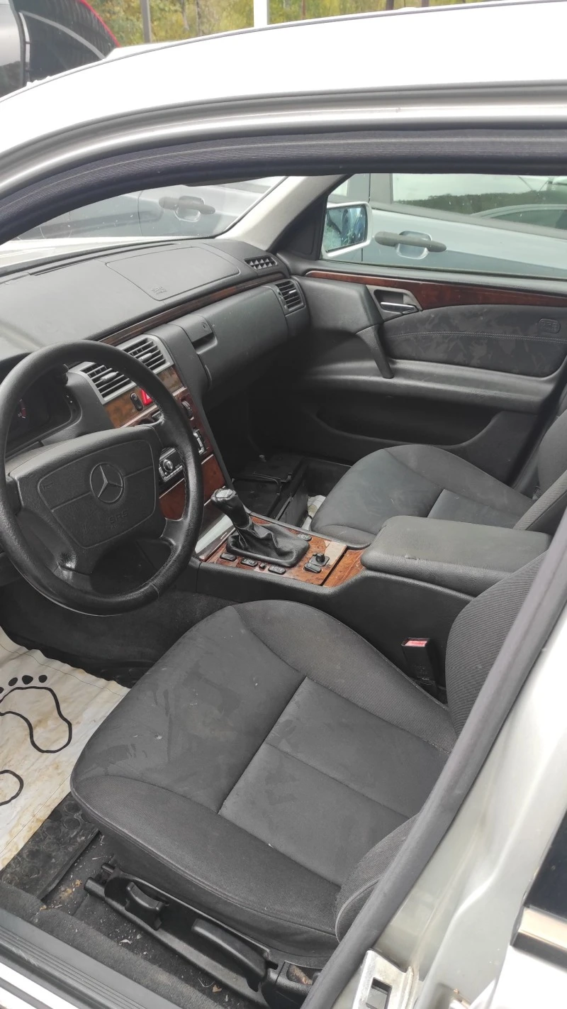 Mercedes-Benz E 220 2.2CDI 125кс, снимка 6 - Автомобили и джипове - 47403651