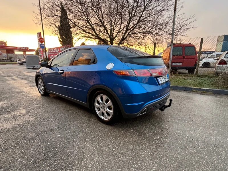 Honda Civic 1.8 140 vtek, снимка 9 - Автомобили и джипове - 48499451