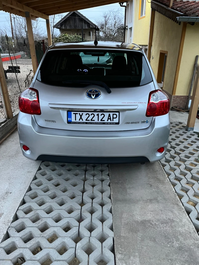 Toyota Auris 1.8 Hybrid , снимка 6 - Автомобили и джипове - 49557462