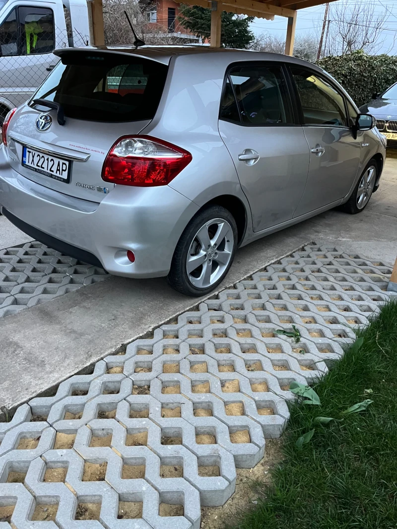 Toyota Auris 1.8 Hybrid , снимка 4 - Автомобили и джипове - 49557462