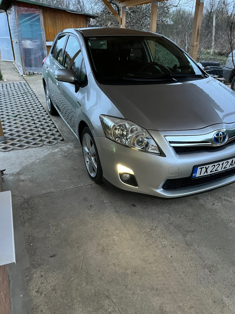 Toyota Auris 1.8 Hybrid , снимка 2 - Автомобили и джипове - 49557462