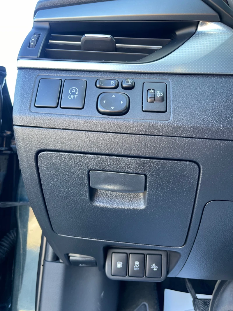 Toyota Avensis, снимка 12 - Автомобили и джипове - 52806446