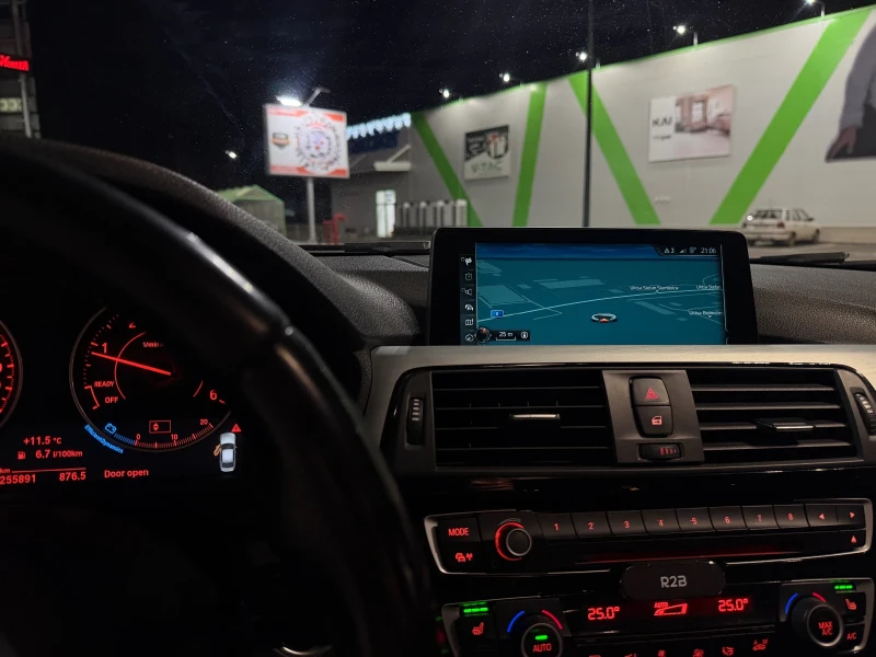 BMW 318 XDRIVE M PACK , снимка 8 - Автомобили и джипове - 53091468