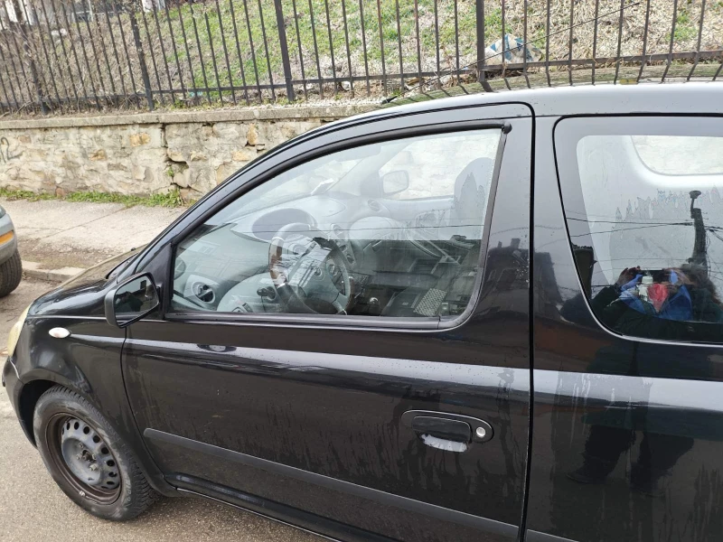 Toyota Yaris 1.3, снимка 8 - Автомобили и джипове - 53233875