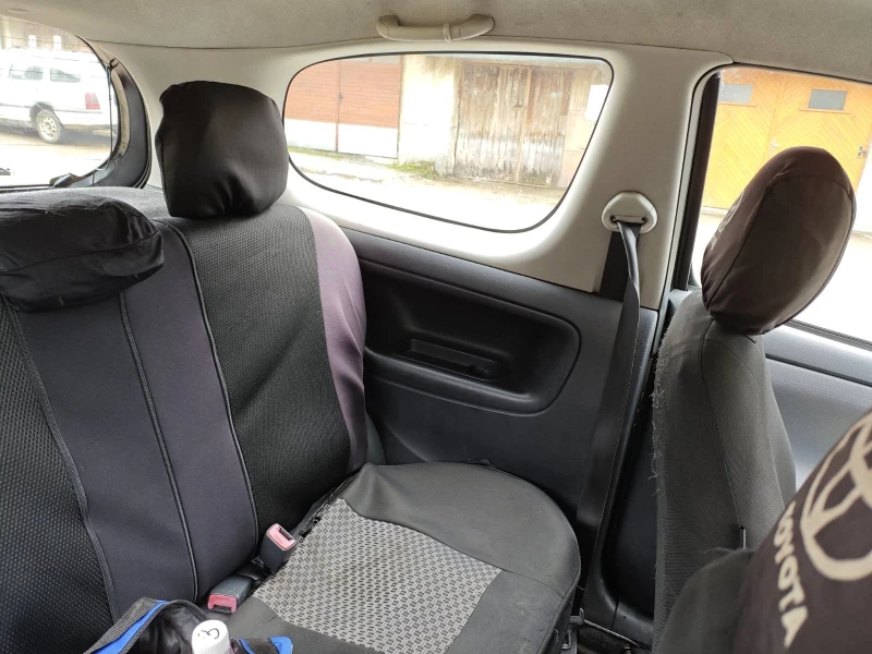 Toyota Yaris 1.3, снимка 6 - Автомобили и джипове - 53233875