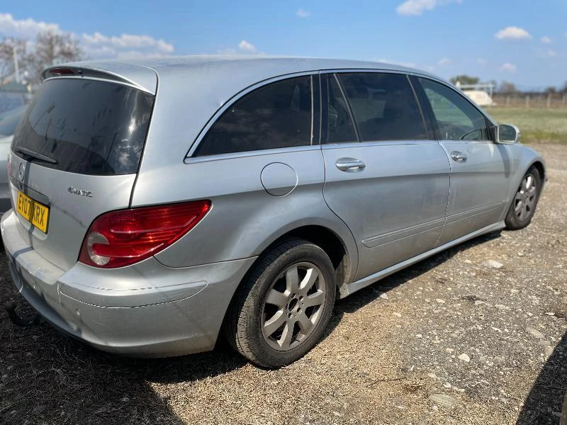 Mercedes-Benz R 320 На части  въздушно окачване, снимка 4 - Автомобили и джипове - 32417766