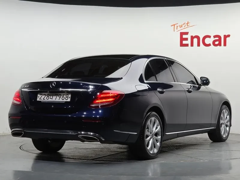 Mercedes-Benz E 300 300 Exclusive , снимка 2 - Автомобили и джипове - 55136885