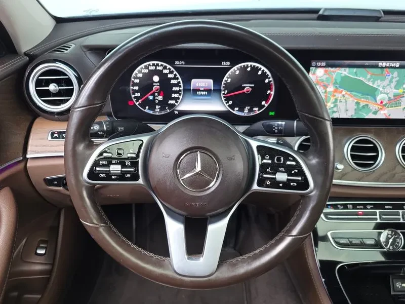Mercedes-Benz E 300 300 Exclusive , снимка 14 - Автомобили и джипове - 55136885