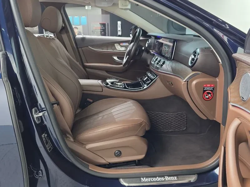Mercedes-Benz E 300 300 Exclusive , снимка 11 - Автомобили и джипове - 55136885