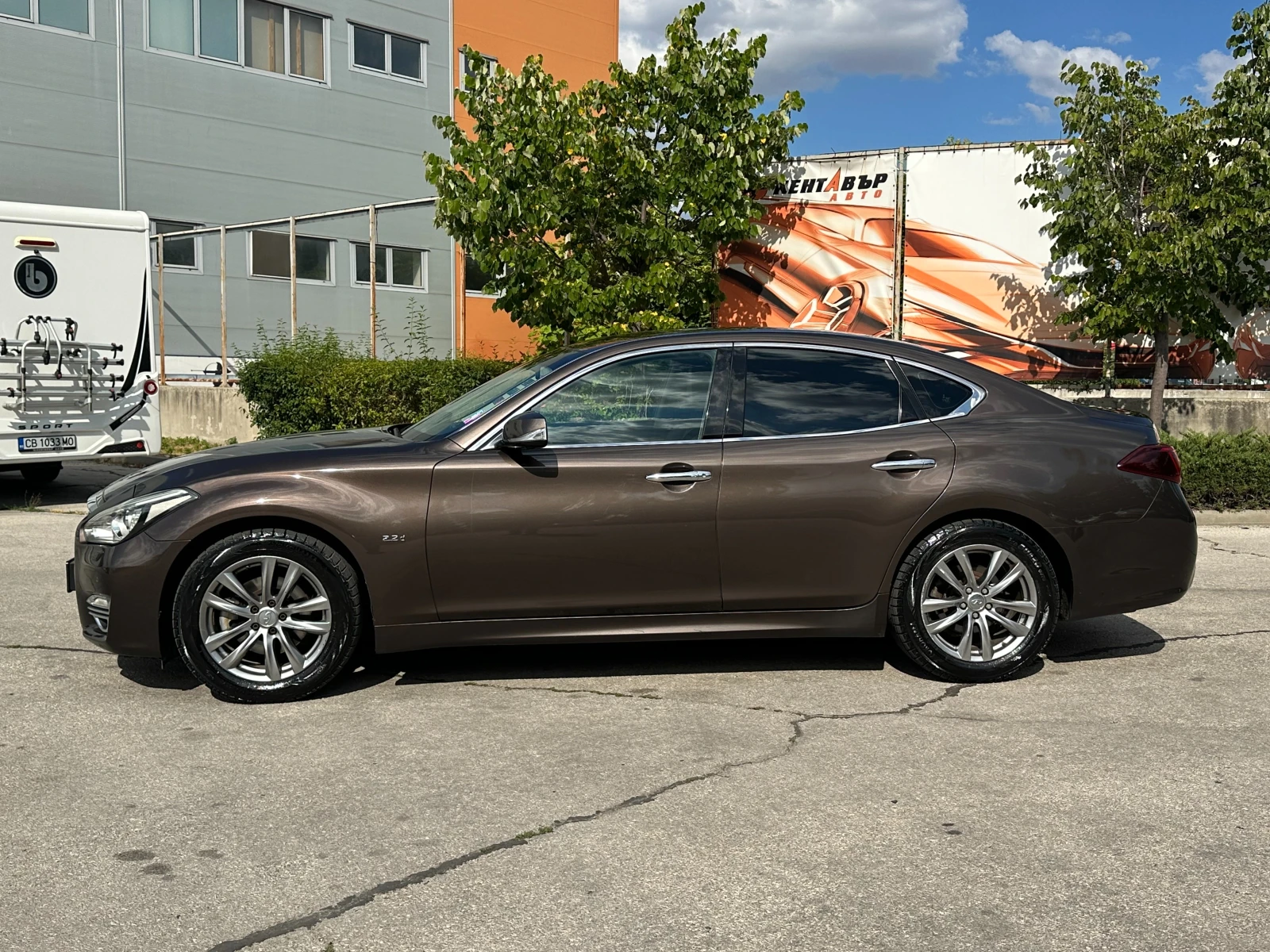 Infiniti Q70 2.2d 170 к.с. - изображение 2