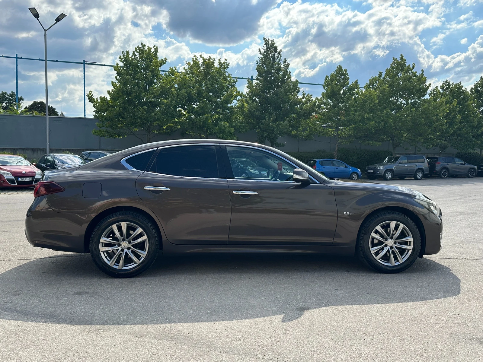 Infiniti Q70 2.2d 170 к.с. - изображение 5