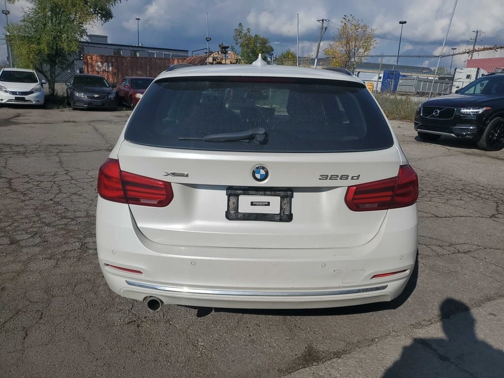 BMW 328 * 4dr Touring Wagon 328d xDrive AWD * CARFAX *  - изображение 4
