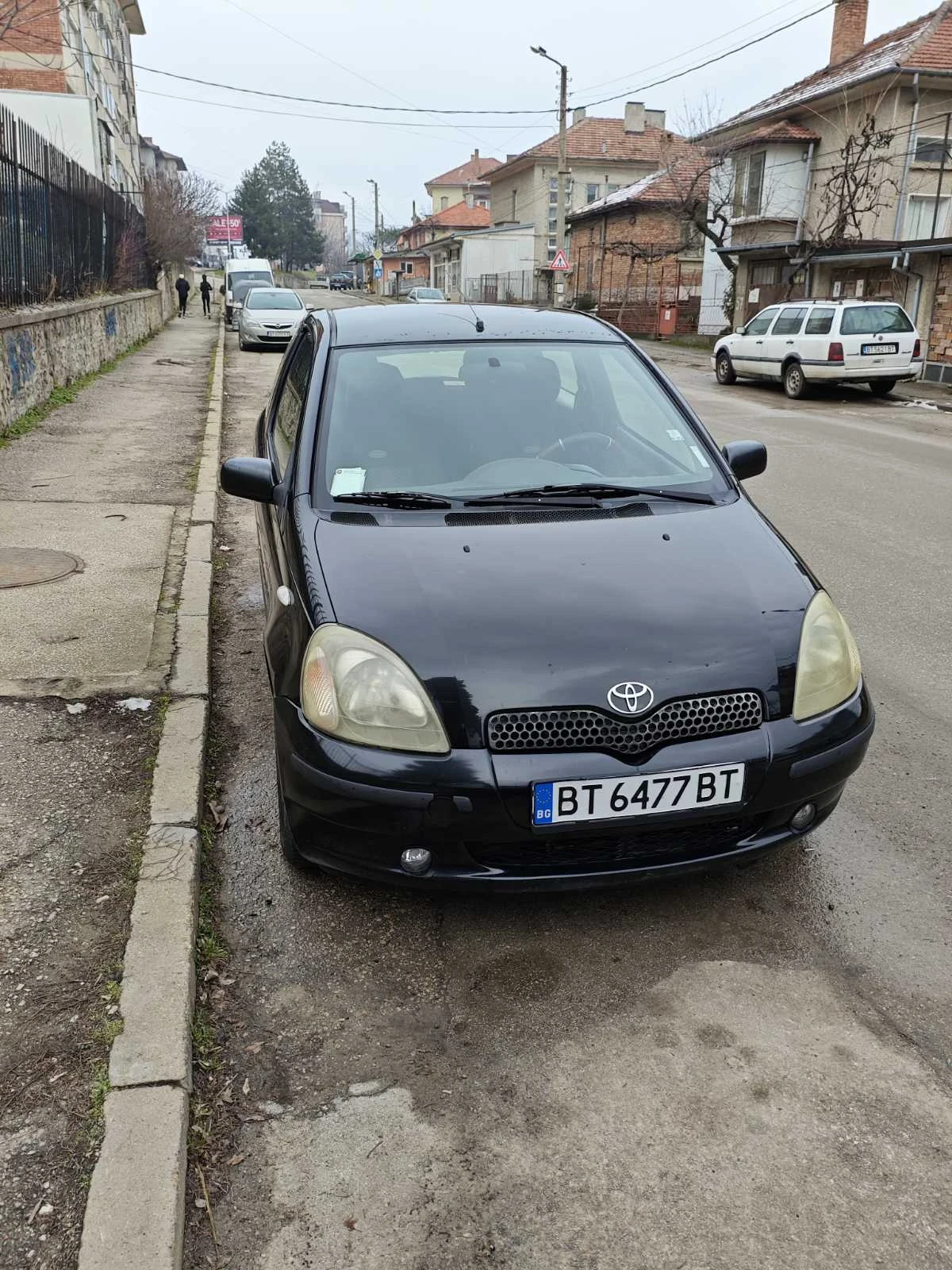Toyota Yaris 1.3 - изображение 9