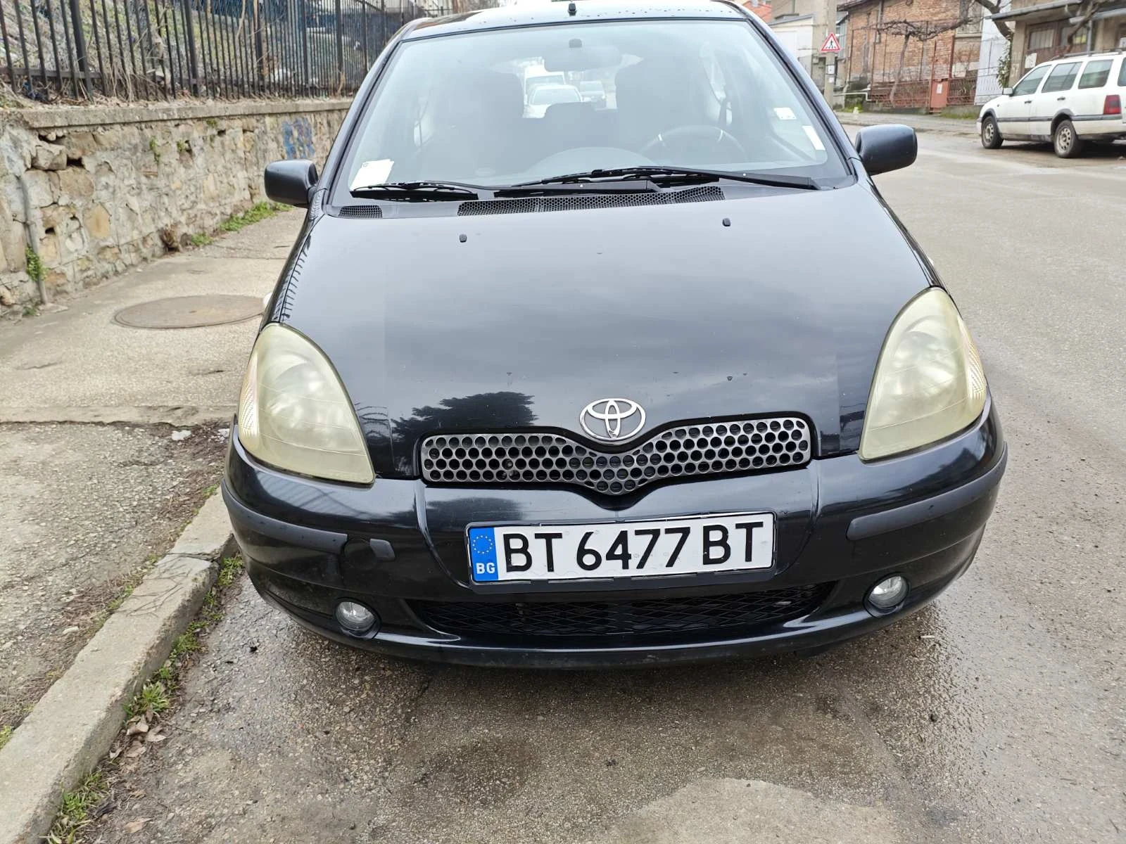 Toyota Yaris 1.3 - изображение 10