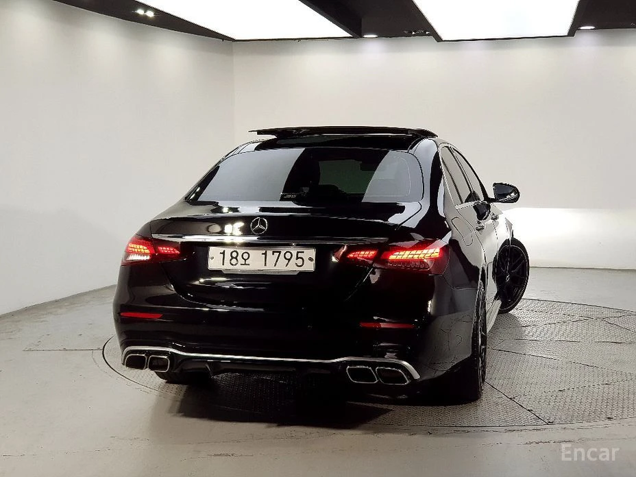 Mercedes-Benz E 300 4MATIC FACE AMG PACK* HEAD-UP* 360 CAM* ОБДУХВАНЕ*, снимка 4 - Автомобили и джипове - 53987637