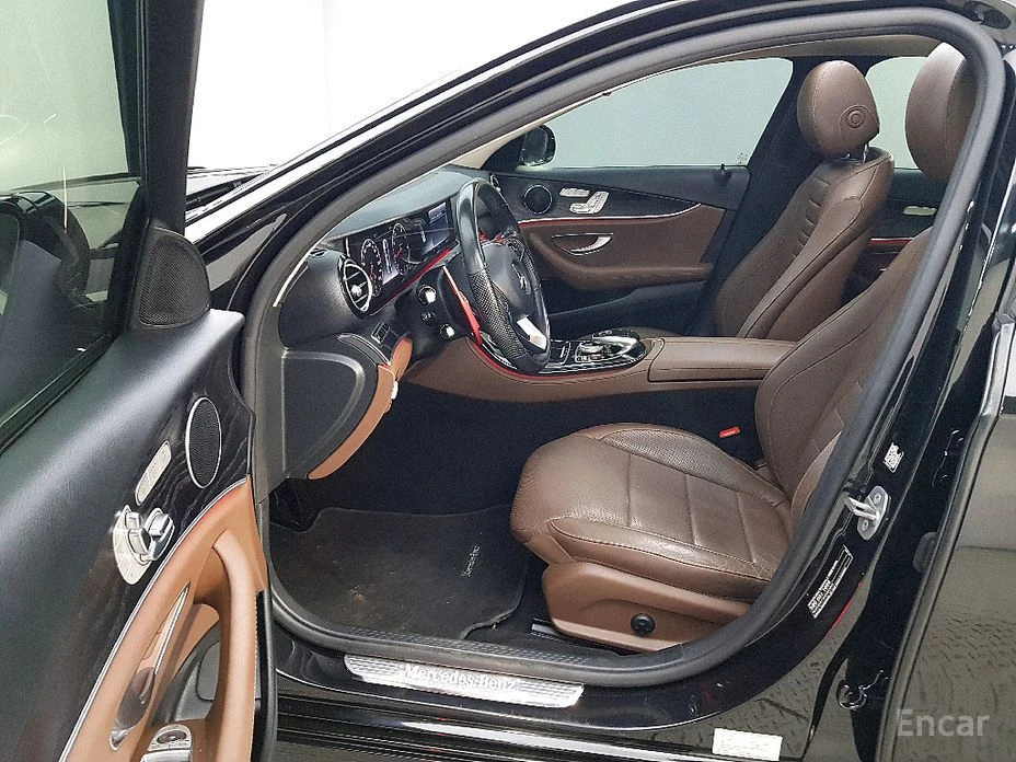 Mercedes-Benz E 300 4MATIC FACE AMG PACK* HEAD-UP* 360 CAM* ОБДУХВАНЕ*, снимка 6 - Автомобили и джипове - 53987637