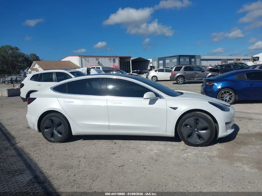 Tesla Model 3 Long Range AWD * Kрайна цена до БГ* , снимка 13 - Автомобили и джипове - 54172323