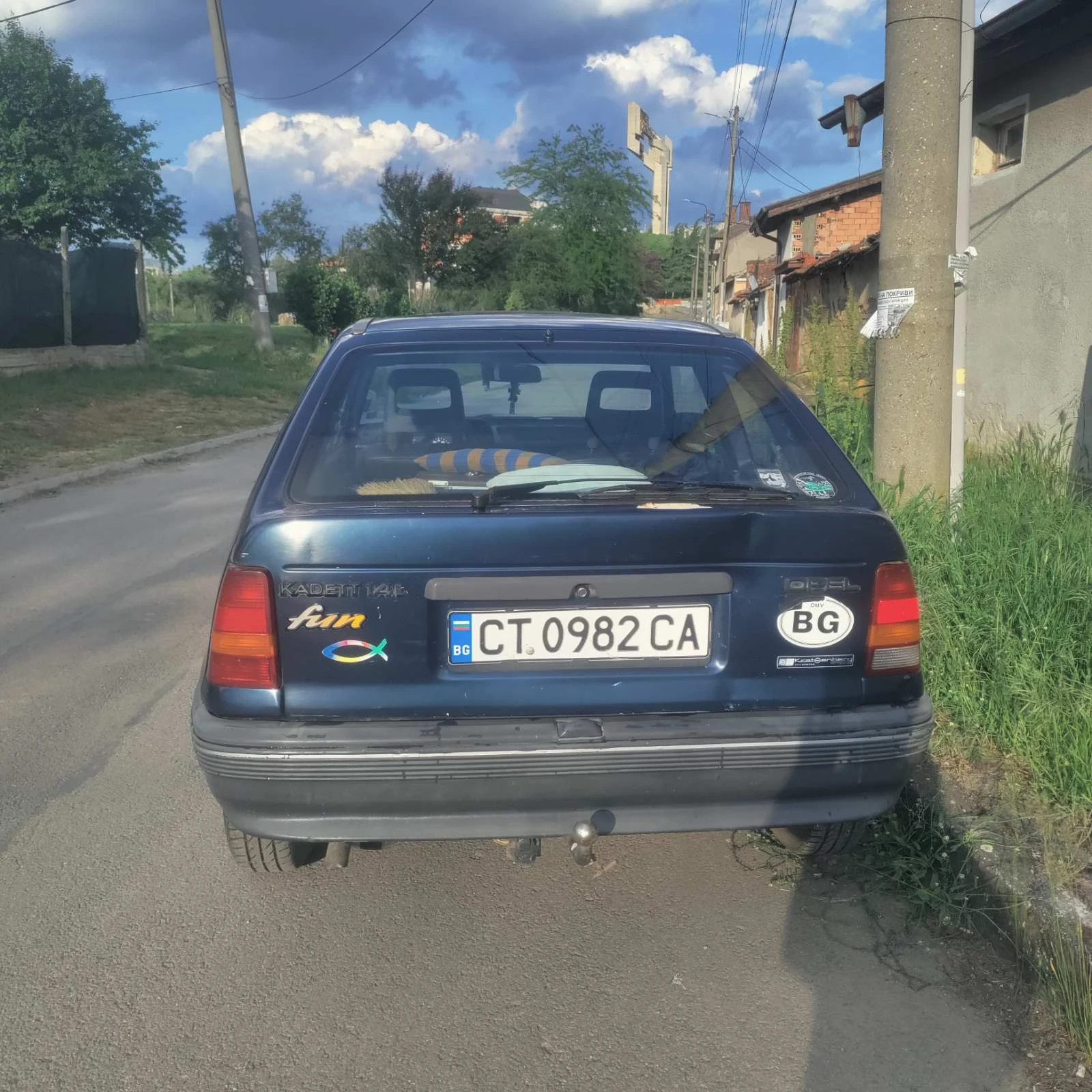 Opel Kadett 1.4i, снимка 4 - Автомобили и джипове - 54643056