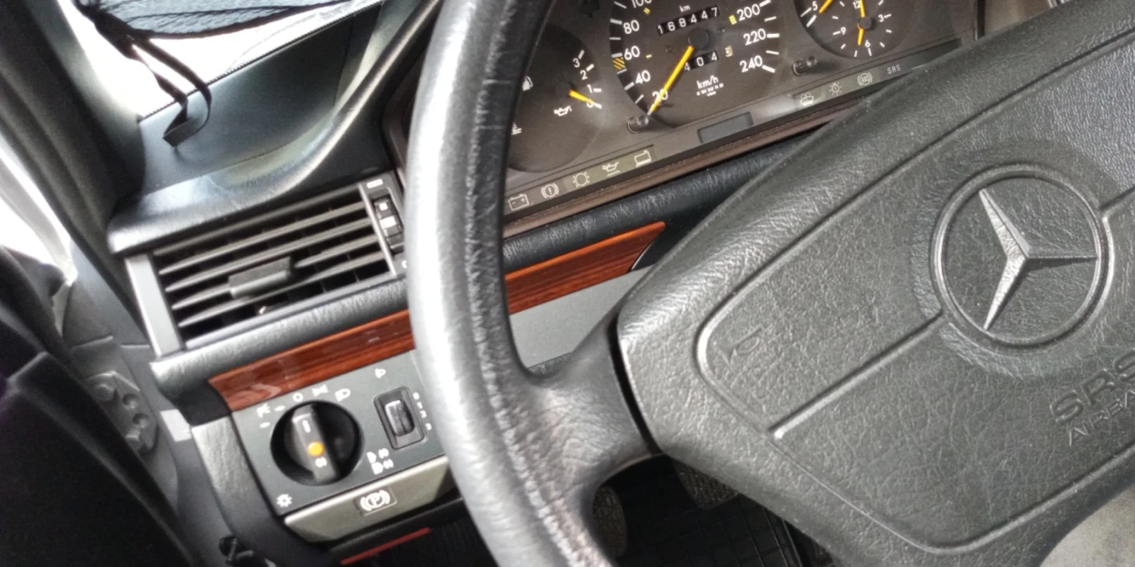 Mercedes-Benz 124 Е200, снимка 3 - Автомобили и джипове - 55088478