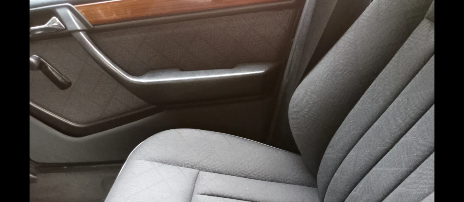 Mercedes-Benz 124 Е200, снимка 8 - Автомобили и джипове - 55088478