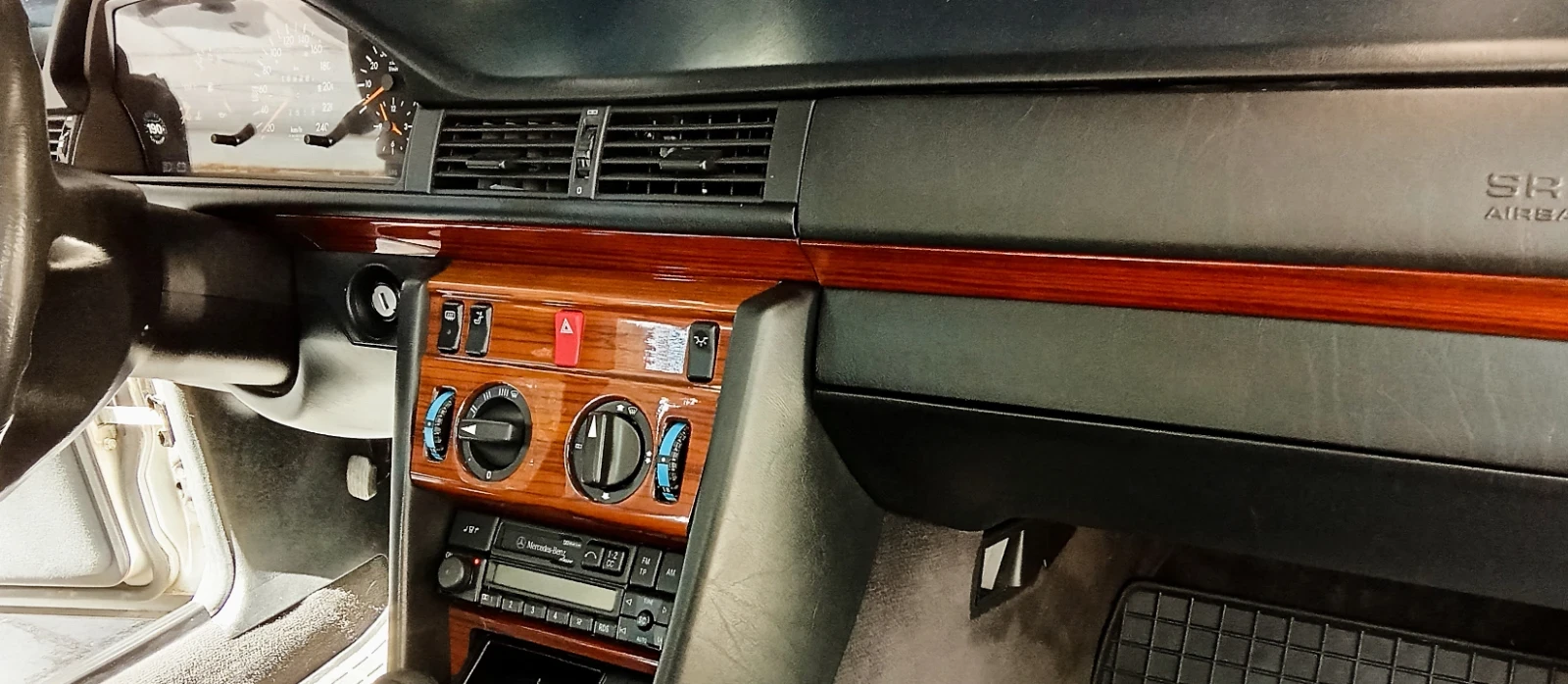 Mercedes-Benz 124 Е200, снимка 4 - Автомобили и джипове - 55088478