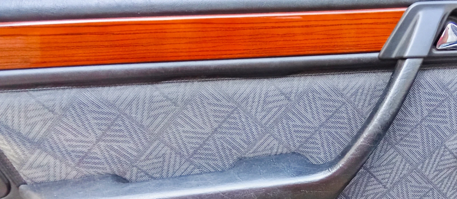 Mercedes-Benz 124 Е200, снимка 10 - Автомобили и джипове - 55088478