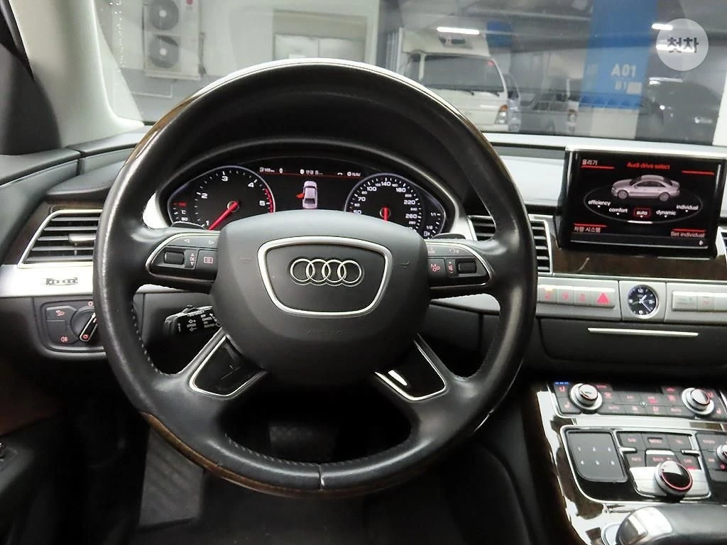 Audi A8 60TDI QUATTRO HEAD UP/PANORAMA/360CAM/FULL, снимка 8 - Автомобили и джипове - 55428390