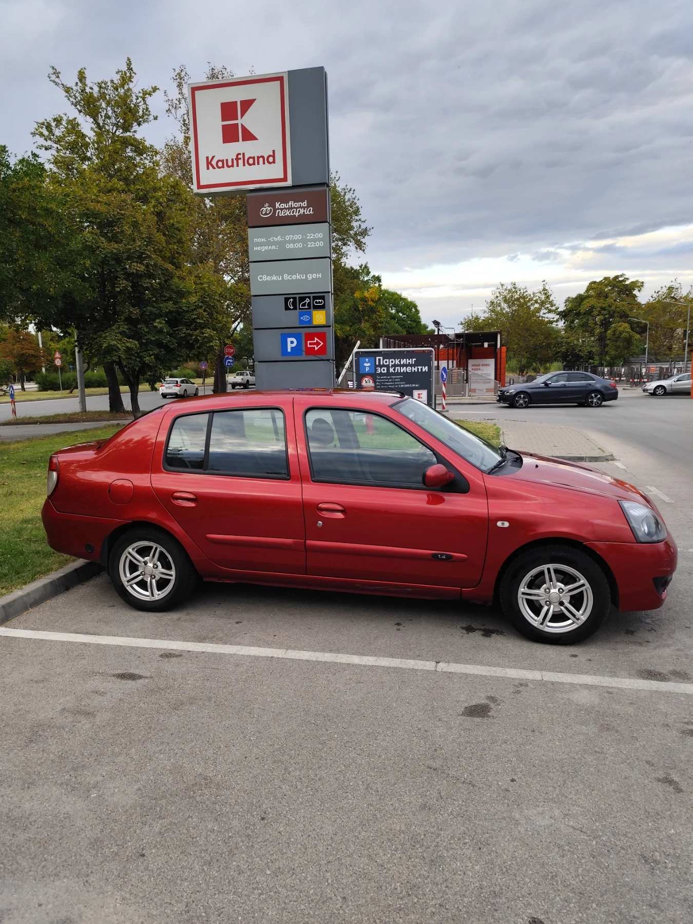 Renault Symbol, снимка 5 - Автомобили и джипове - 56087743
